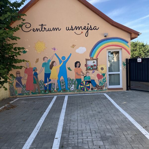 Exteriér Centra Usmejsa